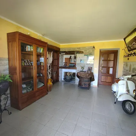 Raggiale Bed & Breakfast 3*